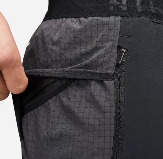 Nike M NIKE TRAIL SECOND SUNRISE SHORT 010 Black/Dk Smoke Nike M NIKE TRAIL SECOND SUNRISE SHORT 010 Black/Dk Smoke